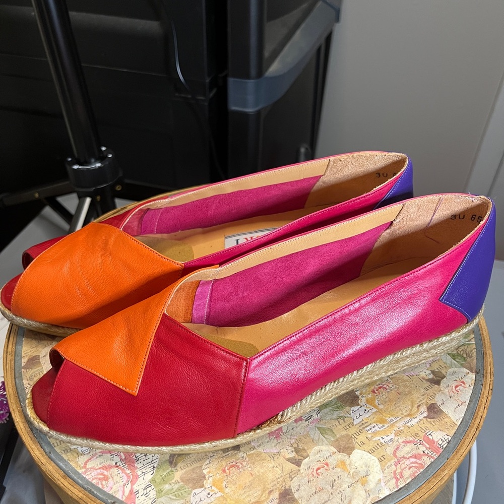 Vintage Stuart FINE leather color-block flats, made in Spain, size 7.5 M